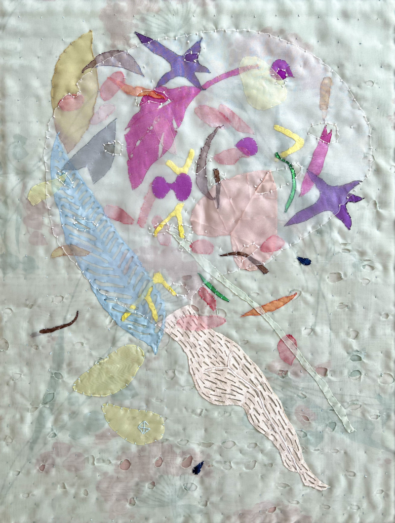 Роса лежить