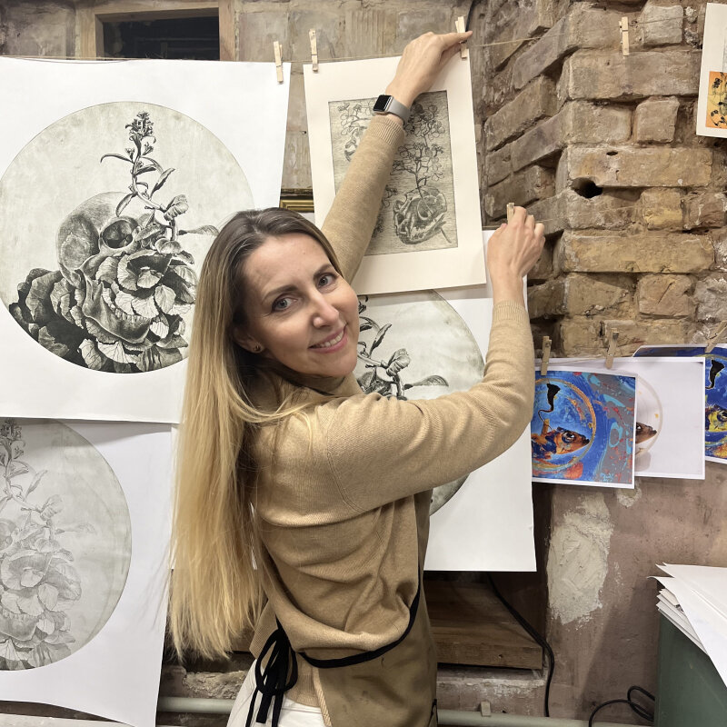 Межа між простором і полотном: як дизайнерський досвід формує живопис 